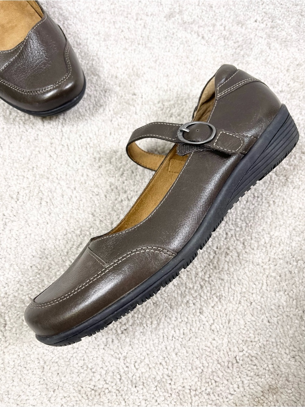Taos Uncommon Mary Jane Comfort Leather Shoe Size 11W Brown Support Durable